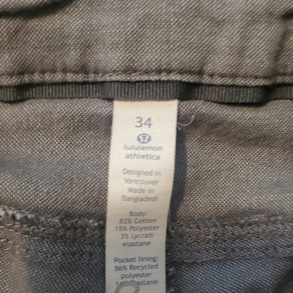 Lululemon Athletica Men's Gray Flat Front Shorts - Picture 2 of 7